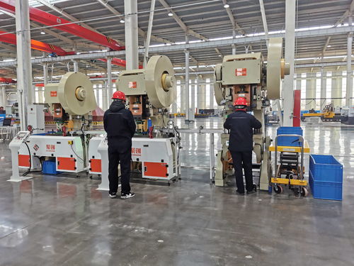 聚焦棗莊市 工業(yè)強(qiáng)市 產(chǎn)業(yè)興市 項(xiàng)目建設(shè)現(xiàn)場(chǎng)推進(jìn)會(huì) 臺(tái)兒莊區(qū)盛世機(jī)械建材裝備智能制造項(xiàng)目,在國(guó)內(nèi)石膏粉生產(chǎn)線裝備領(lǐng)域綜合排名第一