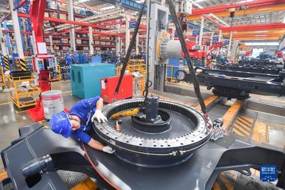 長沙:裝備制造企業(yè)生產(chǎn)忙